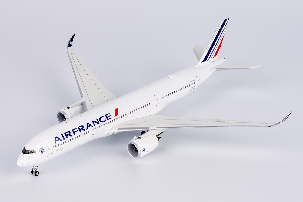 Airbus A350-900 Air France F-HUVJ with PARIS 2024 sticker Airbus A350-900 Air France F-HUVJ with PARIS 2024 sticker