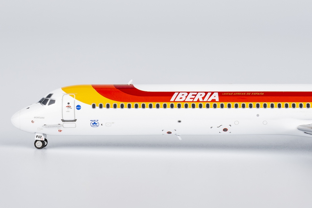 ng_models_83005_mcdonnell_douglas_md88_iberia_ec_foz_xd0_210264_7