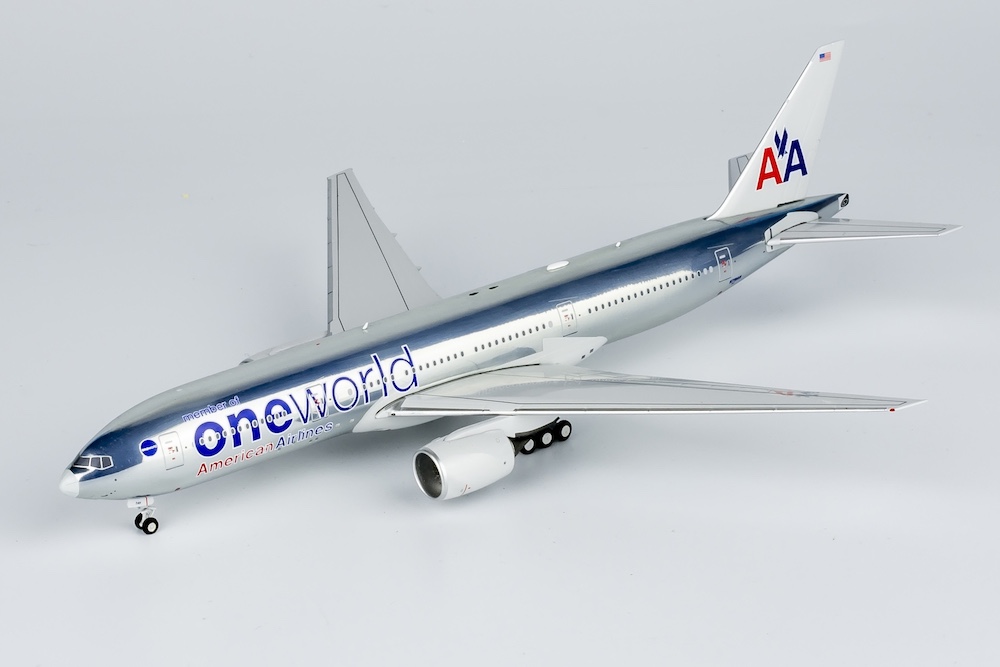 Boeing 777-200ER American Airlines "oneworld" N791AN polished