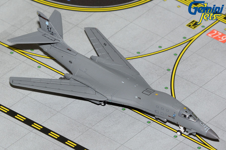 gemini-jets-gmusa125-b1b-lancer-usaf-dyess-afb-desperados-86-0140-x05-194821_0