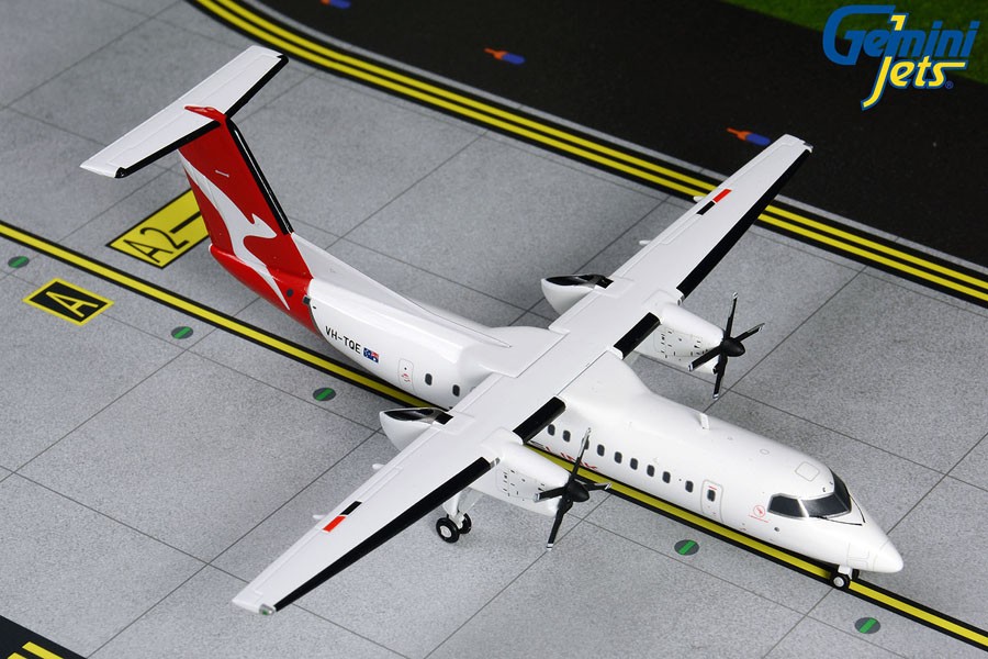Bombardier Dash 8-300 QantasLink VH-TQE