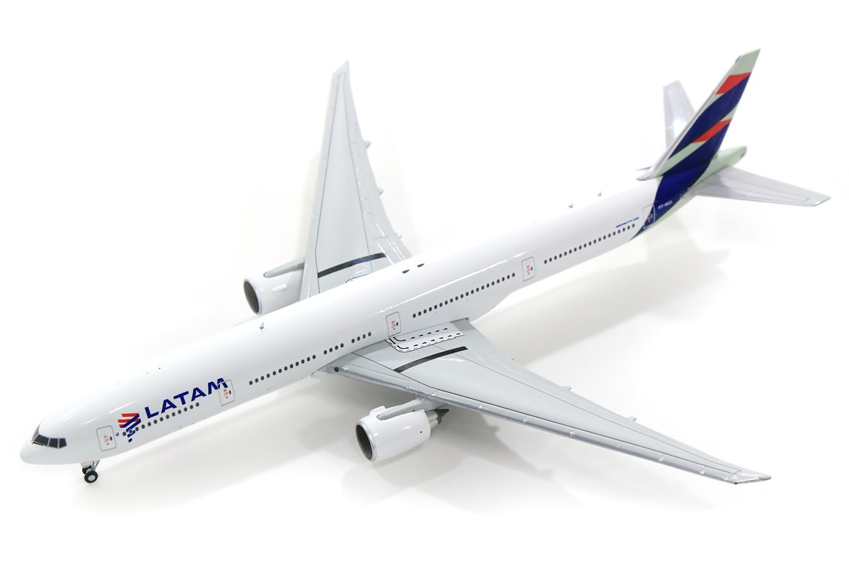 Boeing 777-300ER LATAM PT-MUI