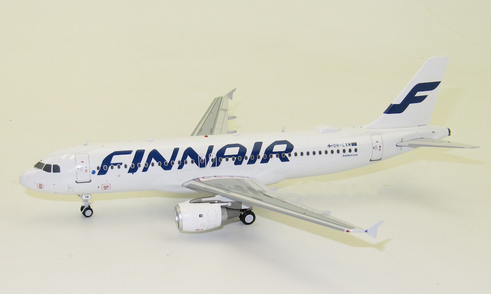 Airbus A320-214 Finnair OH-LXM With Stand