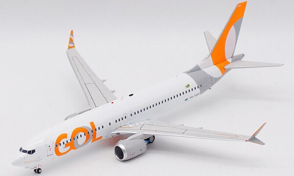 Boeing 737-8MAX Gol Linhas Aereas Inteligentes PR-XMD With Stand
