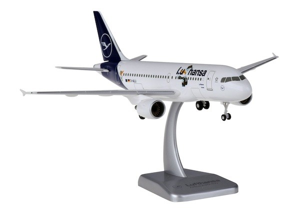 Airbus A319 Lufthansa "Lu" D-AILU with stand and gears
