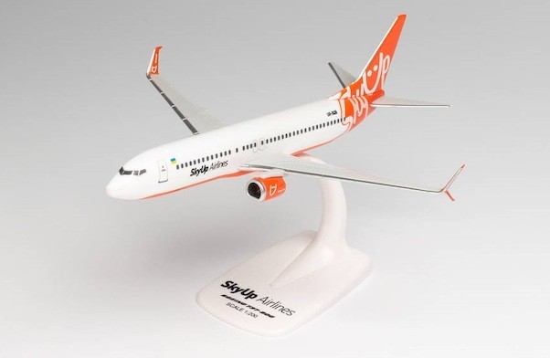 Boeing 737-800 SkyUp Airlines UR-SQB