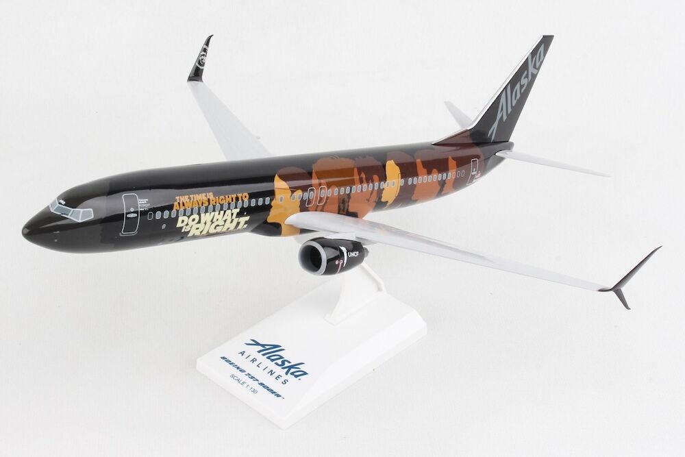 Boeing 737-900ER Alaska Airlines N492AS "Our Commitment"