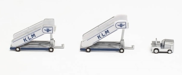 Airport Accessories Historic Stairs (2 st.) + tractor (1 st.) KLM