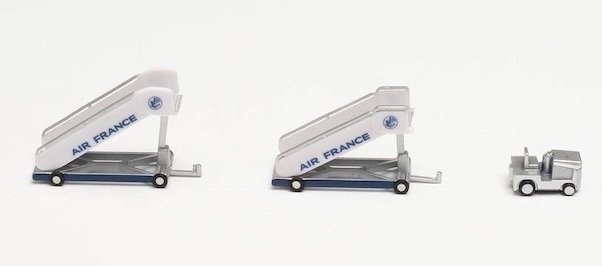 Airport Accessories Historic Stairs (2 st.) + tractor (1 st.) Air France