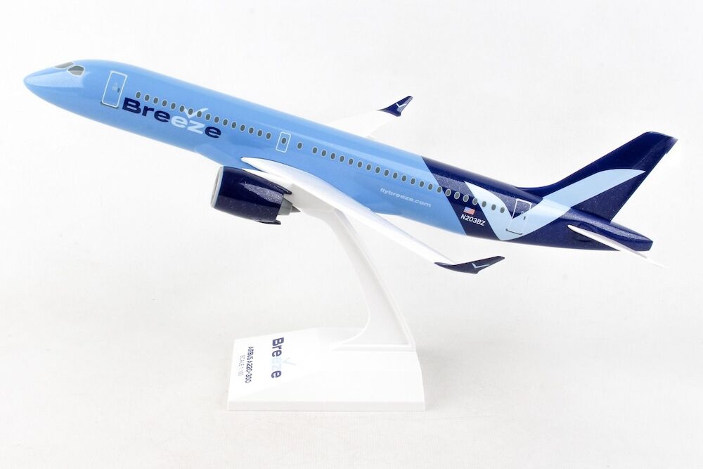 Airbus A220-300 Breeze N203BZ