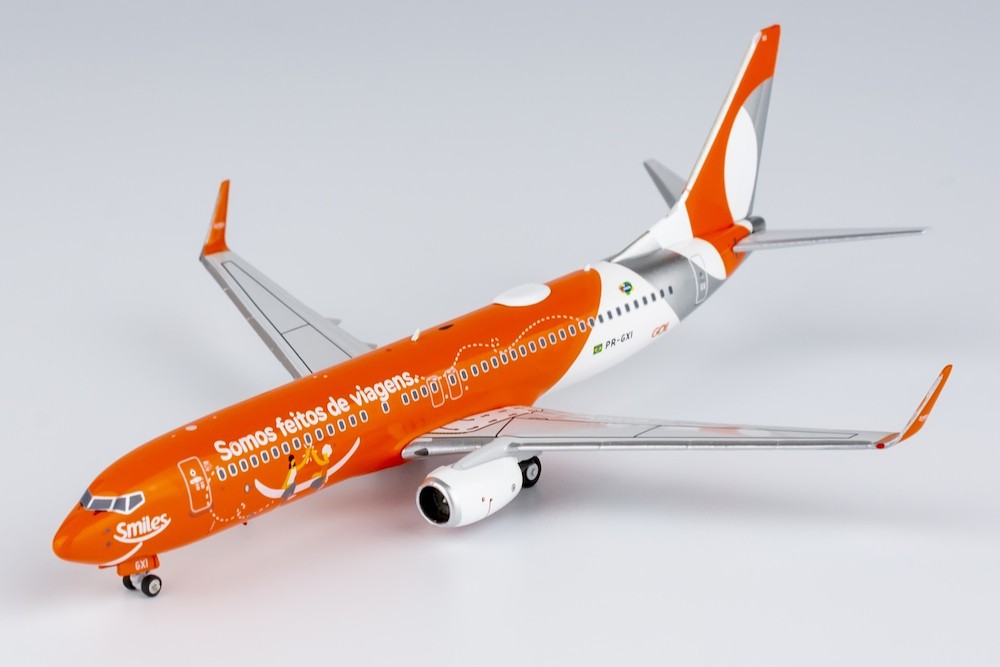 Boeing 737-800 GOL Linhas Aereas smile PR-GXI