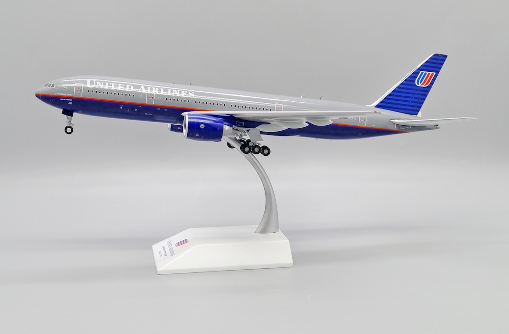 jc_wings_xx20155_boeing_777_200_united_airlines_battleship_n777ua_first_commercial_flight_of_777_x58_198961_12