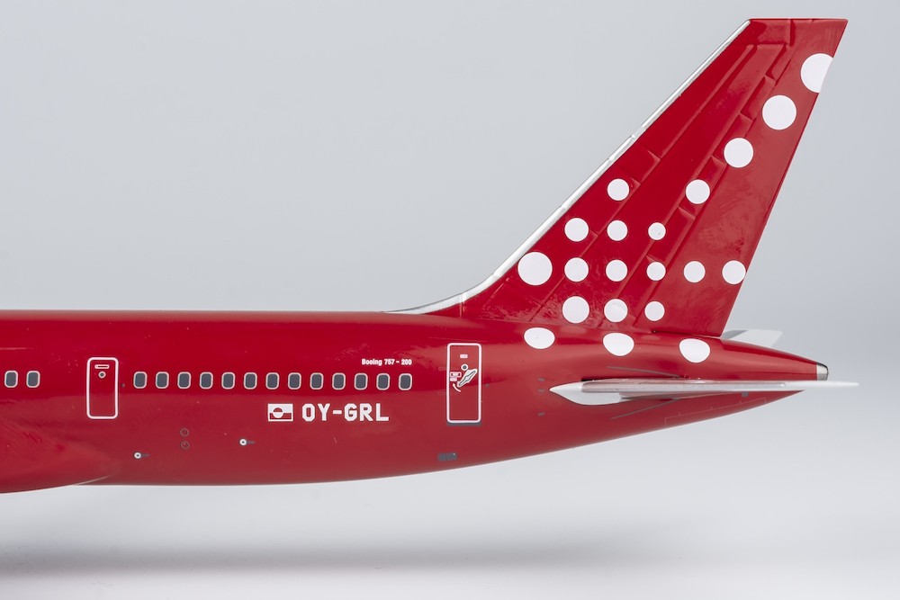 ng_models_42015_boeing_757_200_air_greenland_oy_grl_xbc_199968_2
