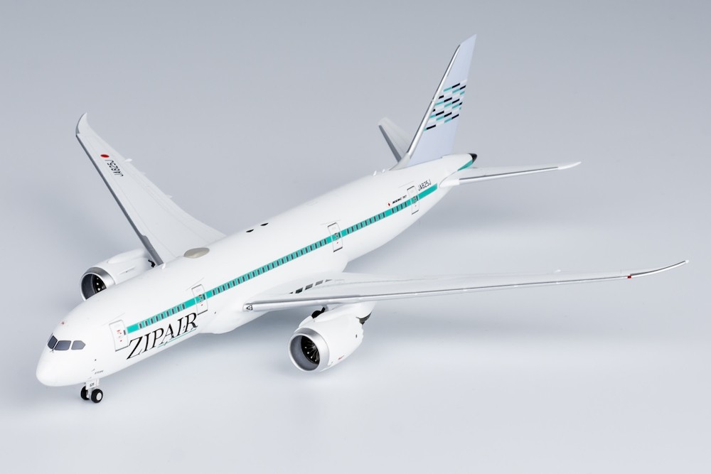 Boeing 787-8 Dreamliner ZIPAIR Tokyo JA825J
