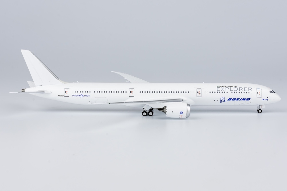 ng_models_56025_boeing_787_10_dreamliner_boeing_house_colours_n8290v_demonstrator_explorer_xa3_197962_5