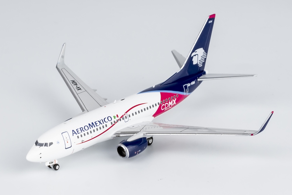 Boeing 737-700 AeroMexico "CDMX" XA-AGM