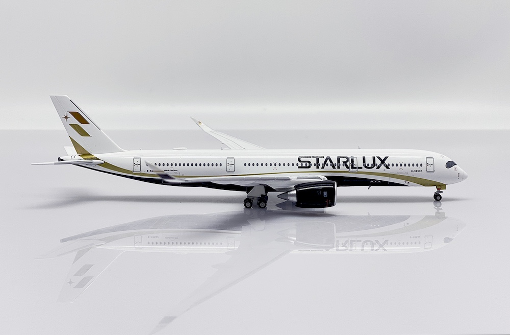 jc_wings_ew4359008_airbus_a350_900_starlux_airlines_b_58502_xf7_201726_6