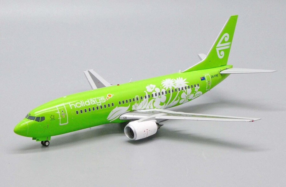 Boeing 737-300 Air New Zealand "Holidays" ZK-FRE