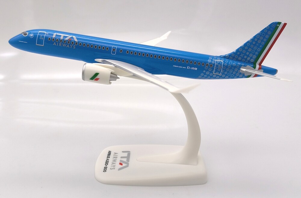 Airbus A220-300 ITA Airways EI-HHM