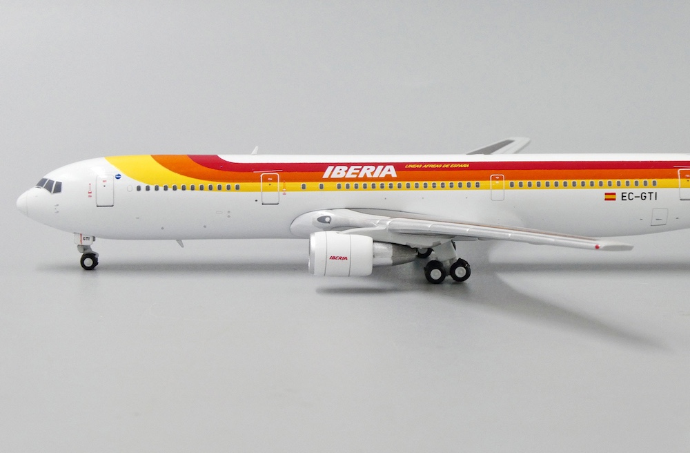 jc_wings_xx4261_boeing_767_300er_iberia_ec_gti_x7f_193777_3