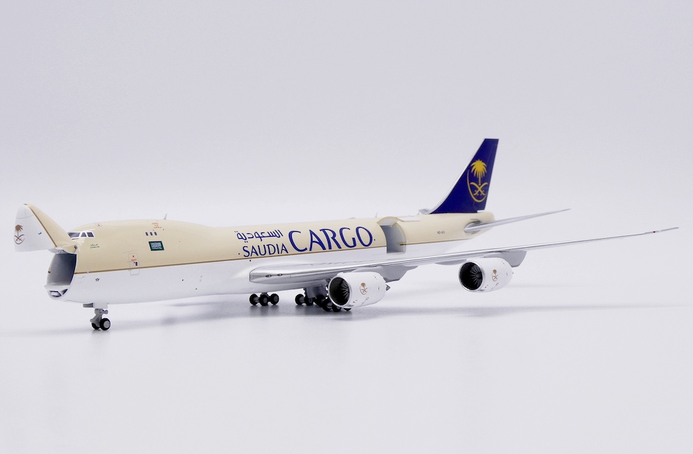 jc_wings_lh4348c_boeing_747_8f_saudia_cargo_hz_a13_interactive_series_xd2_208394_0