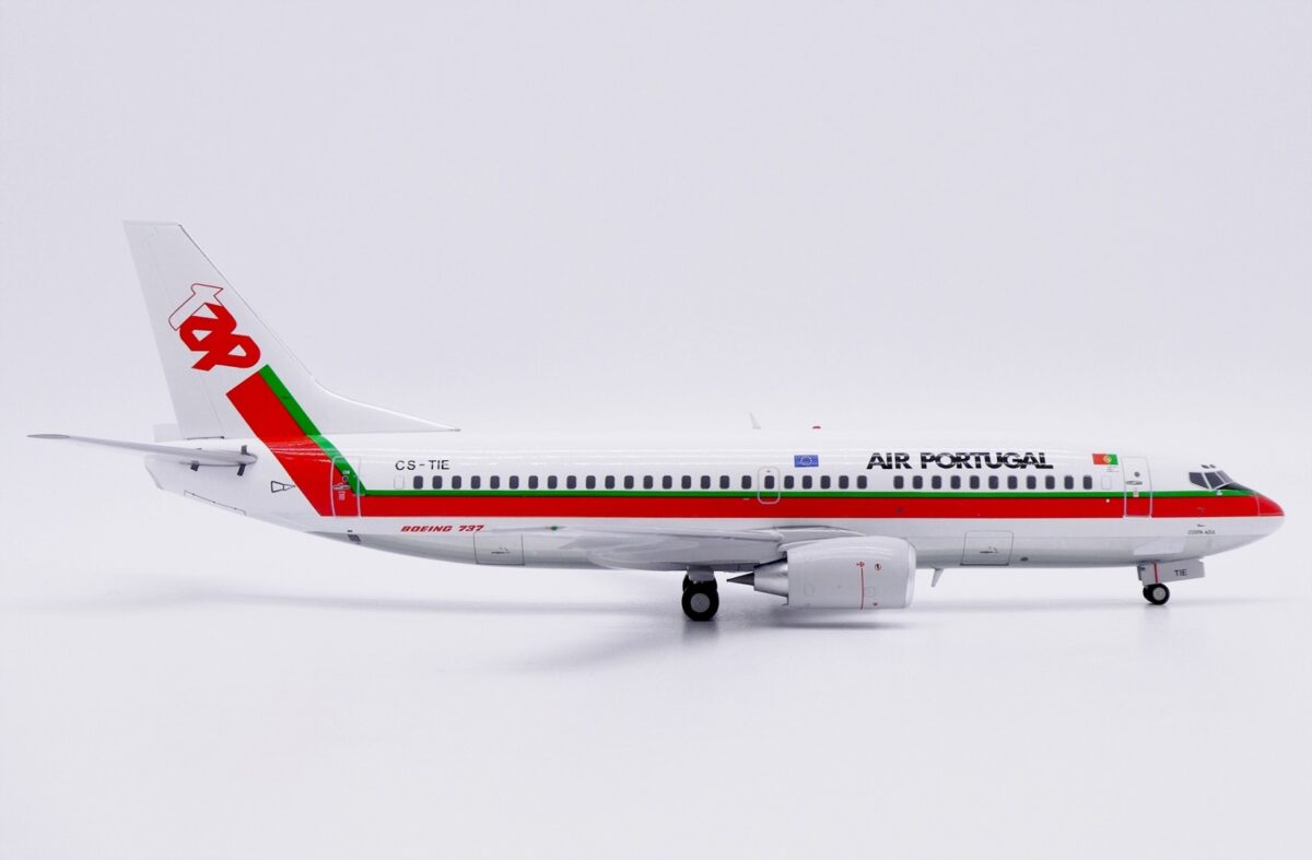 thumbnail_TAPB737TIE200_05