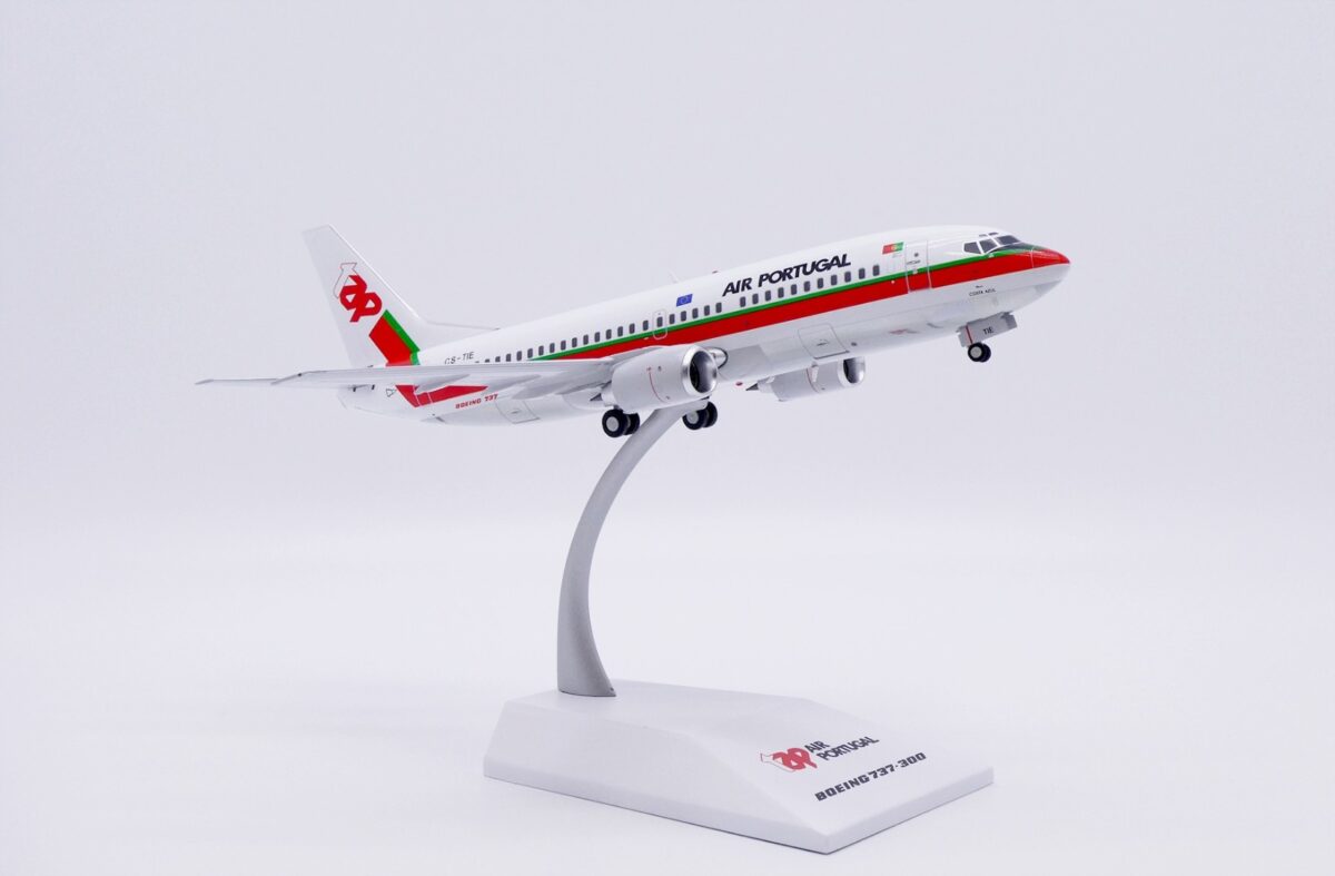 thumbnail_TAPB737TIE200_20